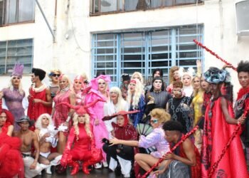 Gagacabana: fãs explicam histeria e gratidão por Lady Gaga