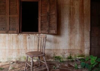 Vítimas das enchentes esperam por moradias definitivas no RS  