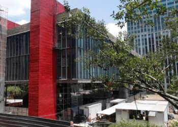 Masp abre programação do vão livre com instalação de Iván Argote