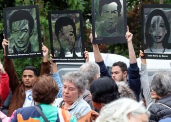 Caminhada do Silêncio pede combate à impunidade da violência de Estado