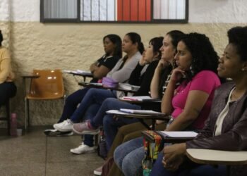 Cursinho popular tem até 6 de maio para inscrever em programa do MEC