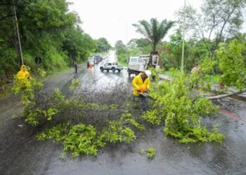 Prefeitura intensifica ações emergenciais após fortes chuvas que atingem o município desde o fim de semana – Prefeitura Municipal de Candeias.