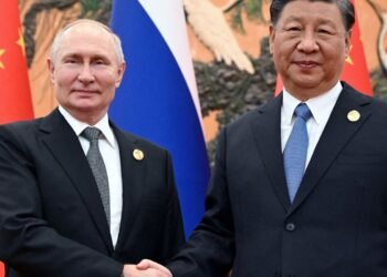 Ucrânia ataca Moscou durante visita de Xi Jinping; aeroportos fecham