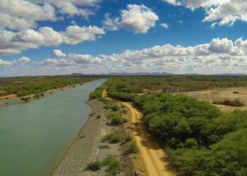 Comissão do governo visita obras da transposição do São Francisco