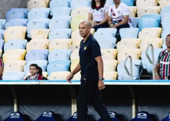 Sport demite técnico português após perder para o Fluminense