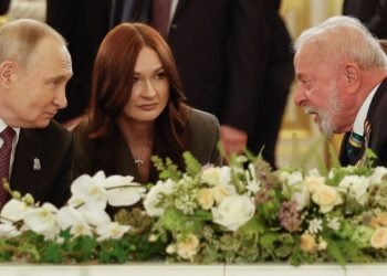 Na Rússia, Lula celebra 80 anos da vitória contra o nazismo