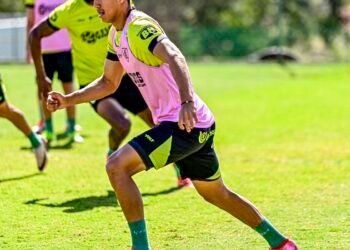 STJD suspende jogador do América-MG em caso de discriminação racial