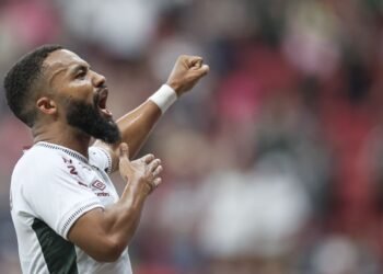 Fluminense goleia para avançar para oitavas da Copa do Brasil