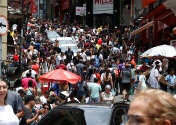 Brasil sobe cinco posições no ranking do IDH e está na 84ª colocação