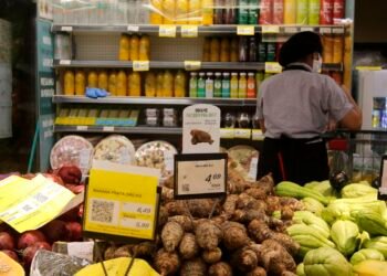 Contratos de trabalho por hora em supermercados aumentam precarização