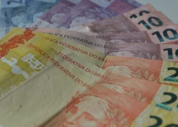 Empresas procuraram menos crédito em março