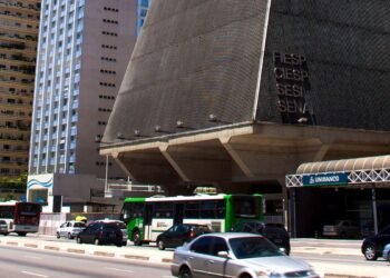 Entidades dos bancos e das indústrias criticam aumento do IOF