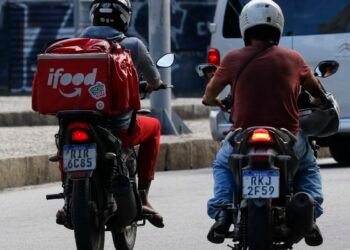 Mais de 32 milhões são autônomos informais ou trabalham sem carteira