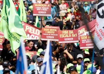 Ato em SP une centrais sindicais e governo pelo fim da escala 6×1