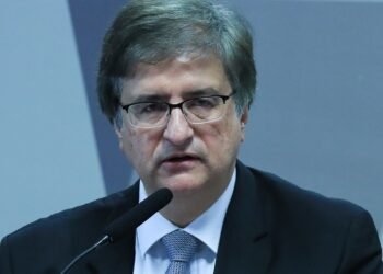 PGR é a favor de prisão domiciliar para Collor