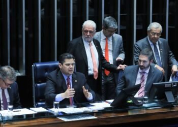 Senado aprova PEC que inclui guarda municipal na segurança pública