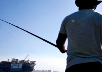 Especialistas alertam para risco de novas frentes de petróleo no país