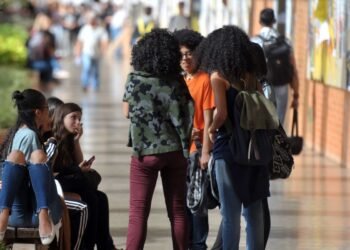 Programa que oferta bolsas de estudo a negros tem inscrição prorrogada
