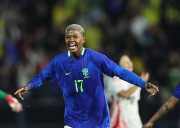 Jhonson decide e Brasil volta a derrotar Japão em amistoso