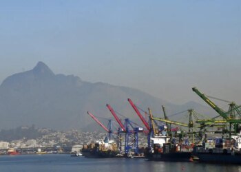 Balança comercial tem superávit mais baixo em três anos