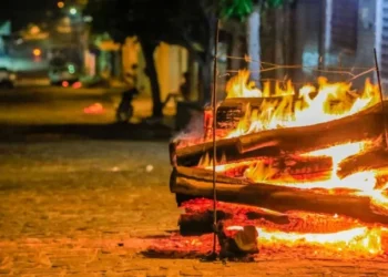 Prefeitos que não oferecem qualidade de vida torram R$ 357 milhões no São João