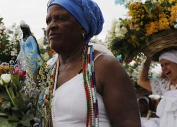 Crescimento de umbanda e candomblé reflete combate à intolerância