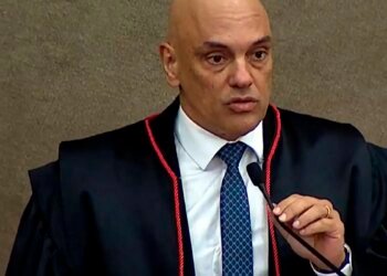 Moraes manda ouvir Mourão sobre ligação de Bolsonaro