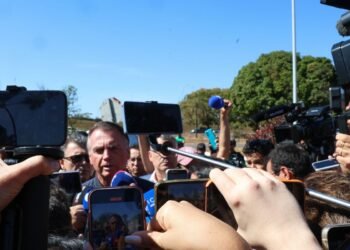 Políticos repercutem operação policial contra Bolsonaro