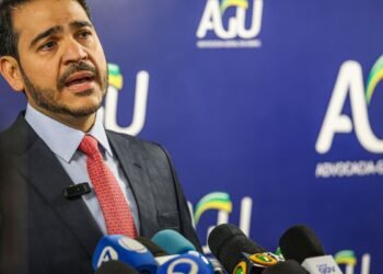 AGU vai ao STF para reverter derrubada de decreto do IOF