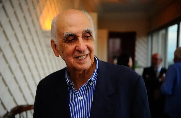 Zuenir Ventura foi eleito o novo ocupante da Cadeira 32, vaga após a morte de Ariano Suassuna, em julho (Tomaz Silva/Agência Brasil)