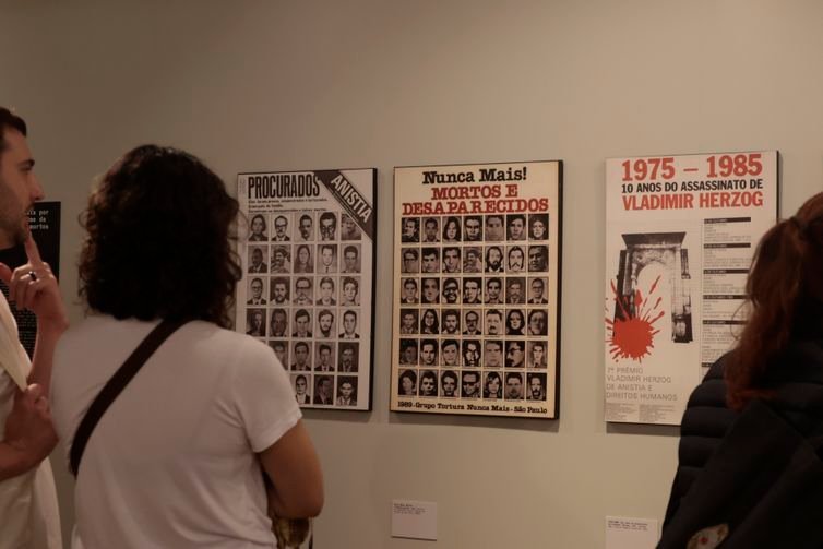 São Paulo (SP), 12/07/2025 - Evento do museu Memorial da Resistência de SP junto à Editora Vozes, de lançamento do livro Brasil: Nunca Mais. Apenas quatro meses após o “fim” da ditadura militar brasileira, o livro Brasil: Nunca Mais foi lançado discretamente em julho de 1985. Foto: Paulo Pinto/Agência Brasil