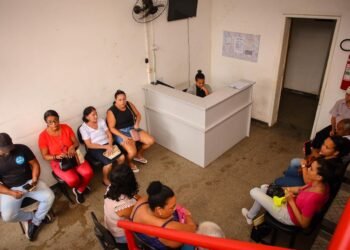 Prefeitura inicia recadastramento de feirantes do setor de variedades; prazo vai até sexta-feira (25) – Prefeitura Municipal de Candeias.