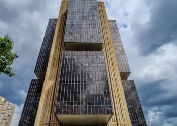 Taxas médias de juros ficam estáveis em junho