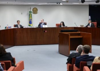 STF inicia interrogatório de ex-aliados de Bolsonaro na trama golpista