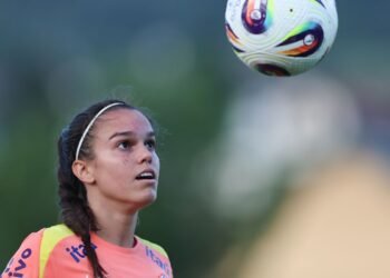 Lesão tira meio-campista Ana Vitória da disputa da Copa América