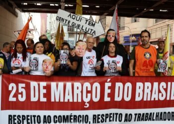 Ato de trabalhadores na 25 de Março repudia interferência de Trump