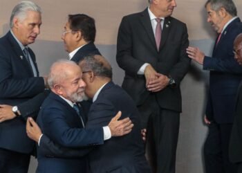 Brics: Lula defende espaço fiscal para erradicar doenças no Sul Global