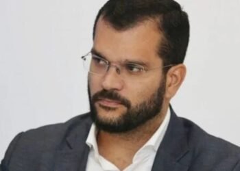 Cunhada de superintendente da Sesab e ex-canditado ganha placa de táxi