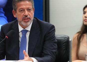 Lira amplia redução parcial de IR para quem ganha até R$ 7.350