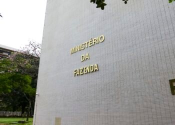 Ministério da Fazenda aumenta para 2,5% estimativa do PIB em 2025