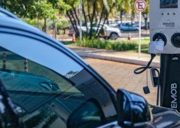 Montadoras apoiam decisão que limita importação de carros elétricos