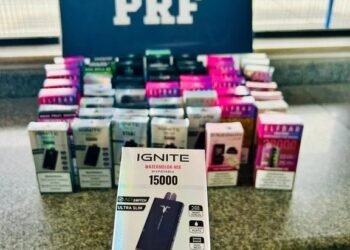 PRF apreende dezenas de cigarros eletrônicos em ônibus interestadual na Bahia