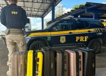 PRF prende 3 mulheres com mais de 71 kg de drogas em ônibus na Bahia