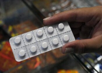 Possível reação do Brasil a tarifaço pode afetar preços de remédios