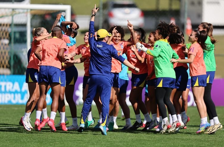 Lívia Villas Boas/CBF/Direitos Reservados seleção brasileira feminina treina na Granja Comary - Arthur Elias - treino - Granja Comary, 2025