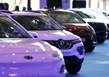 Vendas de veículos novos recuam em junho, mas crescem 4,8% semestre