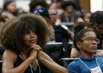 Pós- graduação “ainda é concentrada na população branca”, aponta estudo