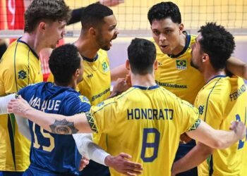 Brasil vira sobre anfitriã China e avança à semi da Liga das Nações