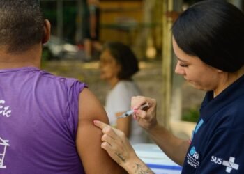 Doenças crônicas agravam infecções respiratórias em idosos, diz estudo