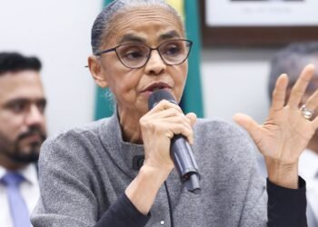 Marina Silva sofre novos insultos em comissão no Congresso